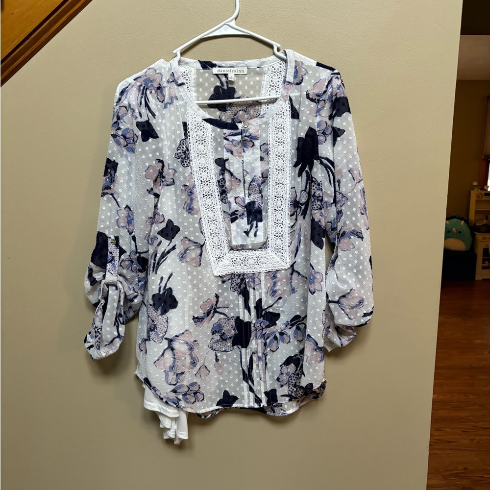 Women’s blouse